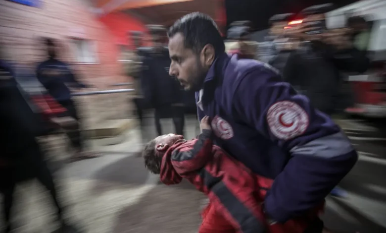 مقتل 22 فلسطينيا في قصف إسرائيلي على قطاع غزة مقتل 22 فلسطينيا في قصف إسرائيلي على قطاع غزة