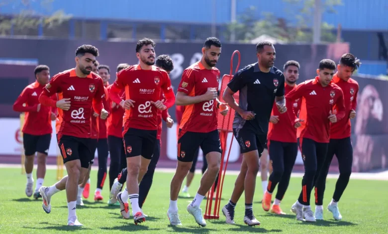 الأهلي المصري يقيد الصاعد حمزة عبد الكريم في قائمته الأفريقية الأهلي المصري يقيد الصاعد حمزة عبد الكريم في قائمته الأفريقية