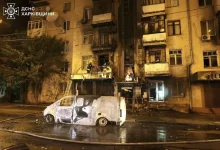 هجوم بمسيرات روسية على كييف يشعل النيران في مبان سكنية