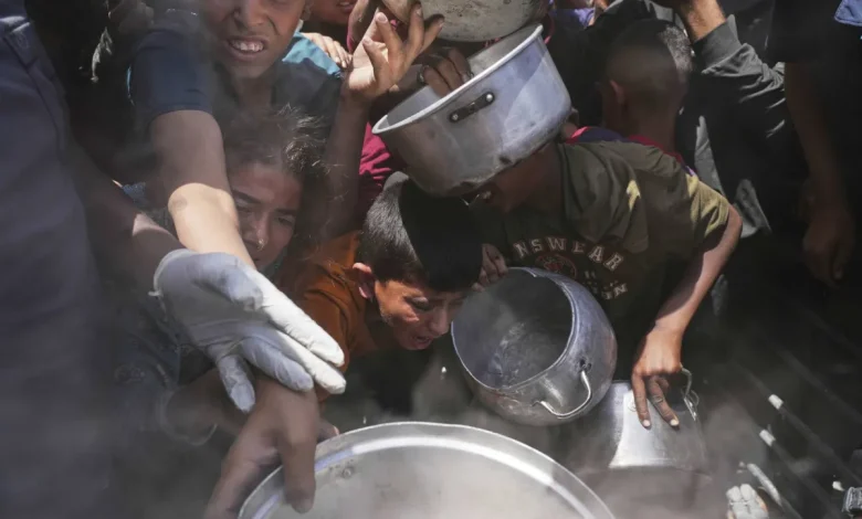 مقتل 6 فلسطينيين في قصف إسرائيلي على خان يونس مقتل 6 فلسطينيين في قصف إسرائيلي على خان يونس