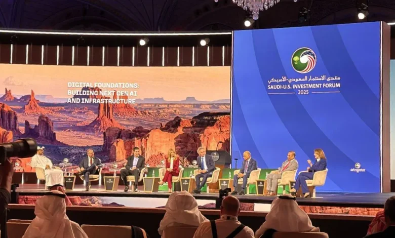 قادة الأعمال من السعودية وأميركا يبحثون تسريع بناء الذكاء الاصطناعي والبنية الرقمية قادة الأعمال من السعودية وأميركا يبحثون تسريع بناء الذكاء الاصطناعي والبنية الرقمية