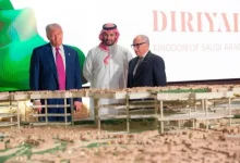 محمد بن سلمان يصطحب ترمب في جولة بحي الطريف التاريخي