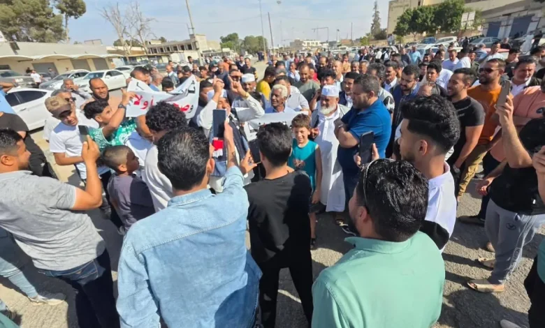 مظاهرات في مدن بغرب ليبيا للمطالبة برحيل حكومة الدبيبة مظاهرات في مدن بغرب ليبيا للمطالبة برحيل حكومة الدبيبة