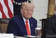 ترمب يتوعد أوروبا و«أبل» برسوم جديدة