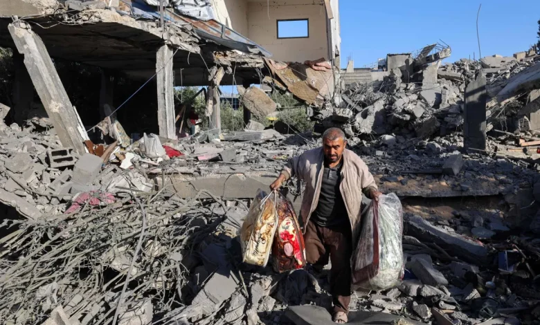 8 قتلى في قصف إسرائيلي على منازل بخان يونس والنصيرات 8 قتلى في قصف إسرائيلي على منازل بخان يونس والنصيرات