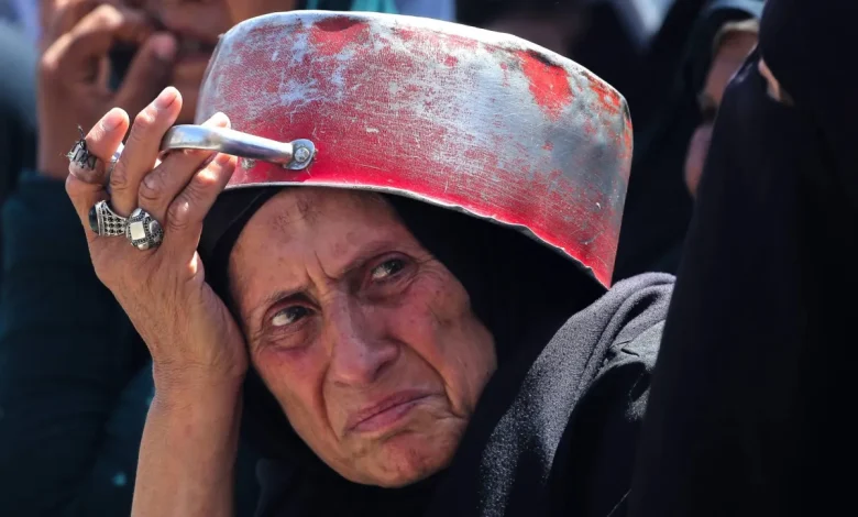 مقتل 7 في قصف إسرائيلي على منطقة المواصي برفح جنوب غزة مقتل 7 في قصف إسرائيلي على منطقة المواصي برفح جنوب غزة